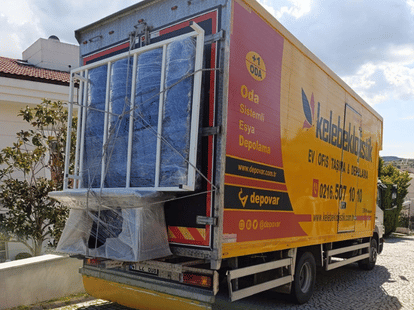 Ümraniye güvenlikli kiralık depo koridorları